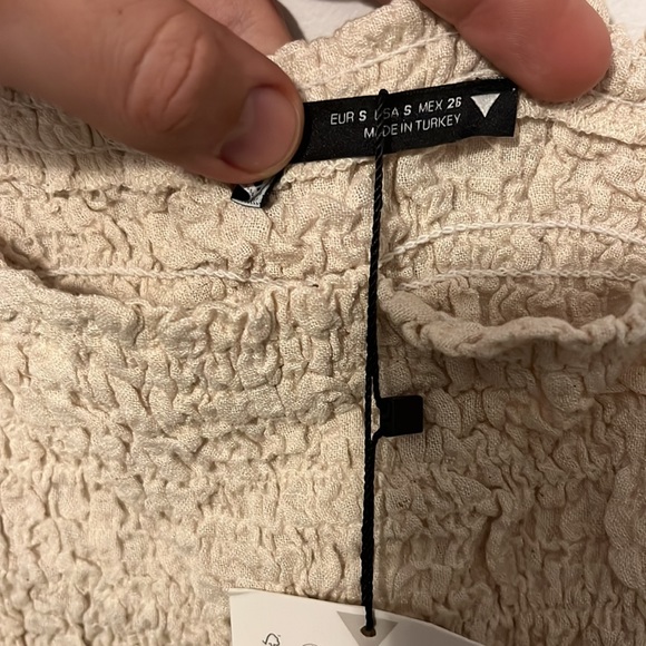 Zara Bubble Top - Picture 2 of 5